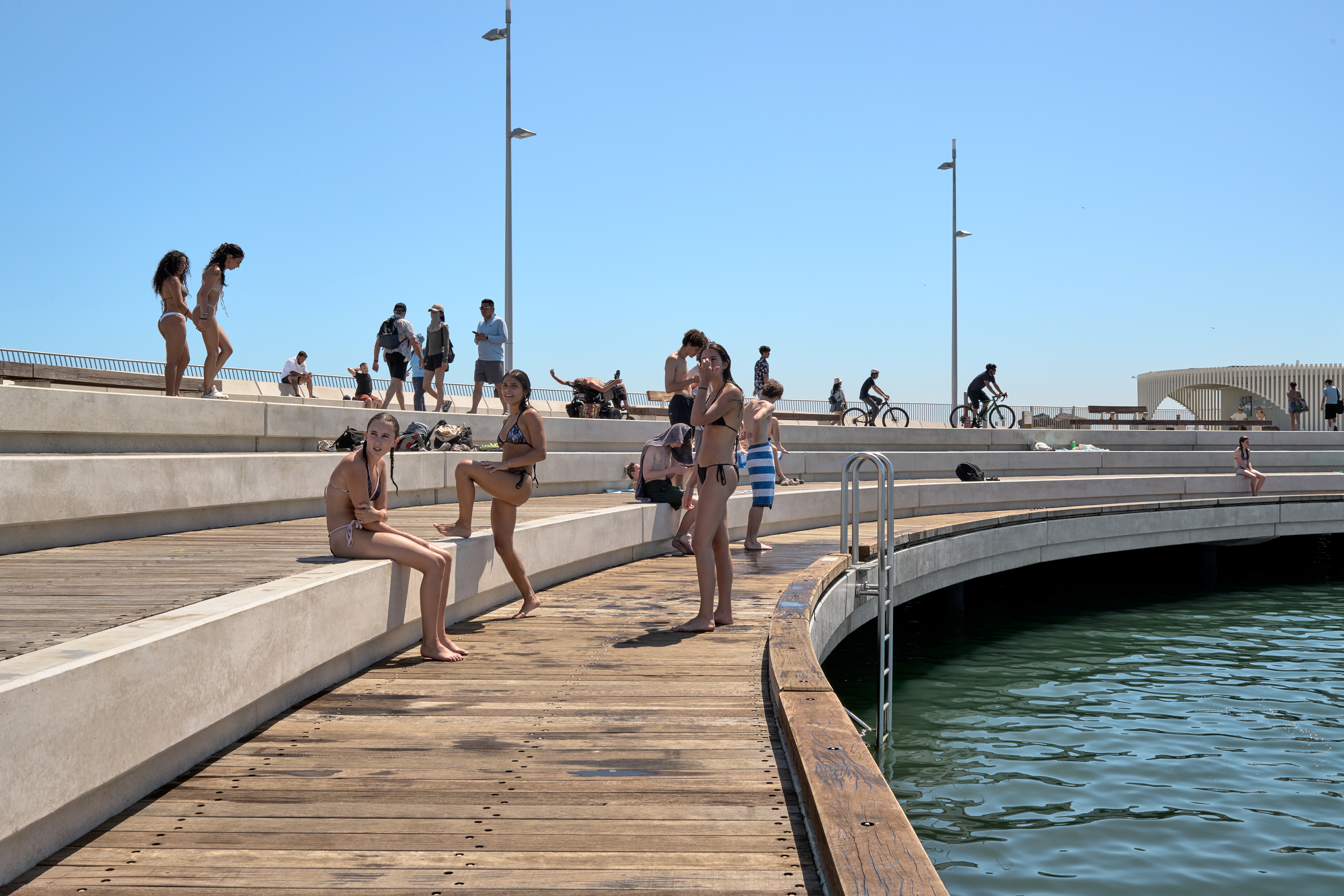 04_10746-urban_St Kilda Pier_JCB_PeterClarke