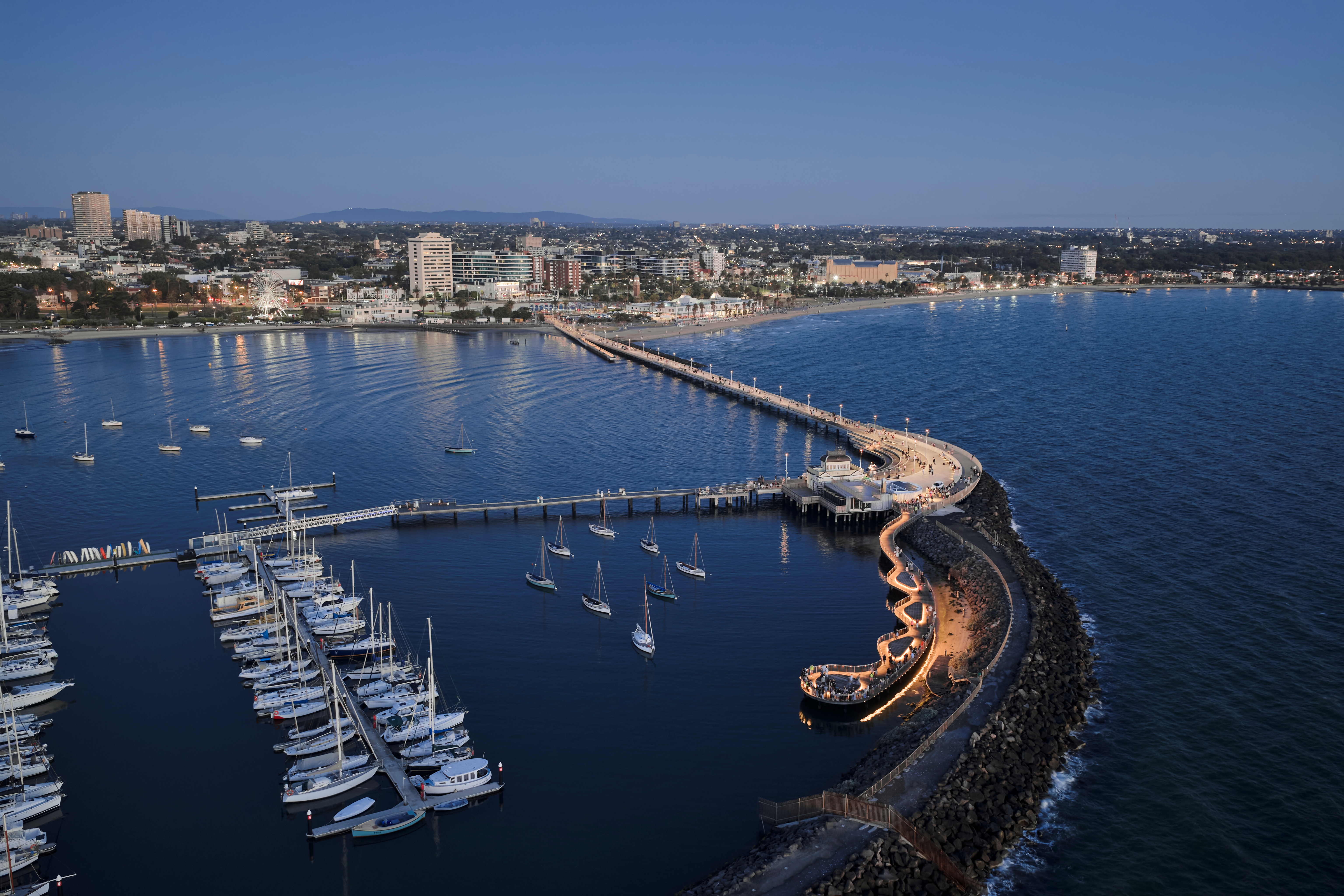 09_10746-urban_St Kilda Pier_JCB_PeterClarke